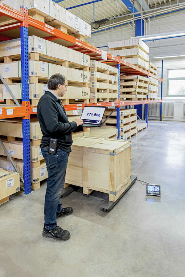 UFC 1.5T-4M_scale_working